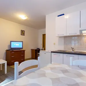 https://apartments-ivanka-porec.in-istria.net